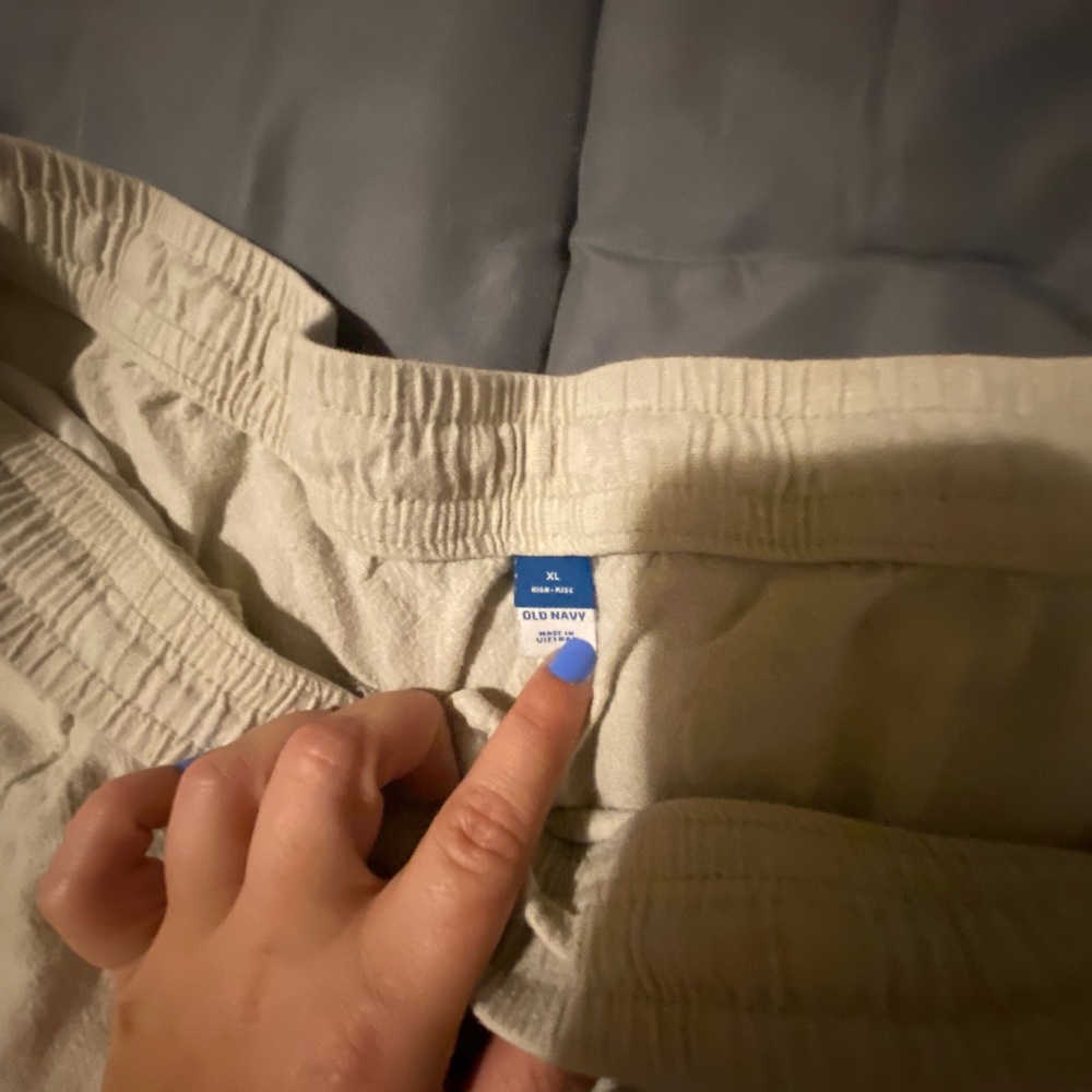 Old Navy Women's Tan Shorts